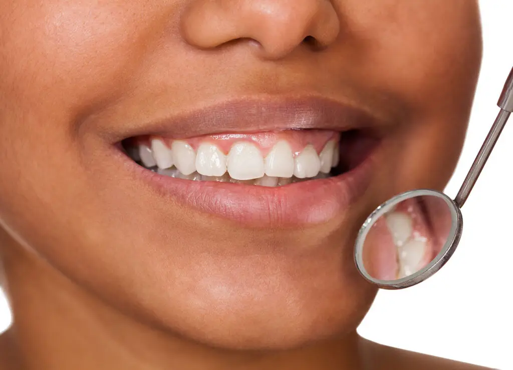 If left untreated, advanced gum disease can cause further complications and have severe oral and overall health consequences.